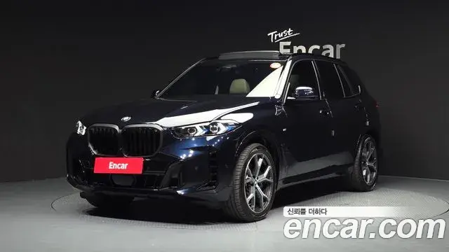 BMW X5 2025 — Фото 1/20