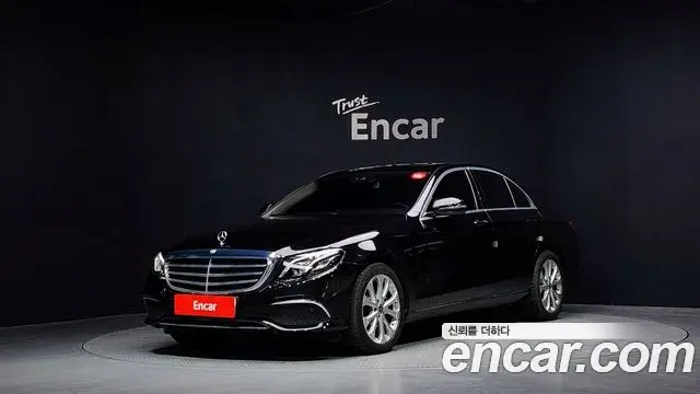 Mercedes-Benz E-Class 2020 — Фото 1/20