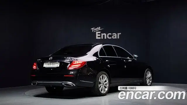 Mercedes-Benz E-Class 2020 — Фото 2/20