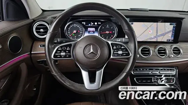Mercedes-Benz E-Class 2020 — Фото 13/20