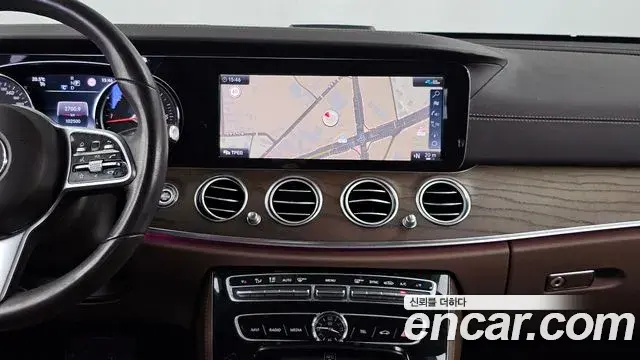 Mercedes-Benz E-Class 2020 — Фото 14/20