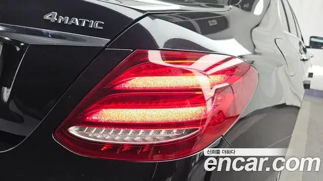 Mercedes-Benz E-Class 2020 — Şəkil 29/33