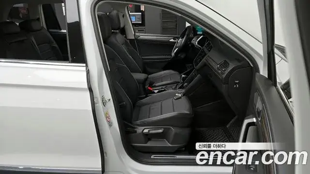 Volkswagen Tiguan Allspace 2022 — Photo 10/31