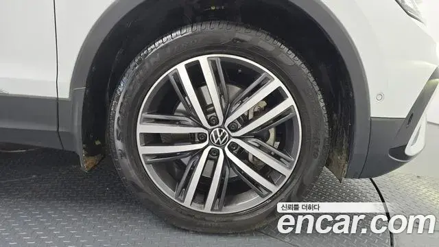 Volkswagen Tiguan Allspace 2022 — Photo 18/31