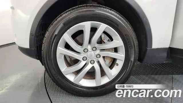 Land Rover Discovery 5 2019 — ფოტო 3/39