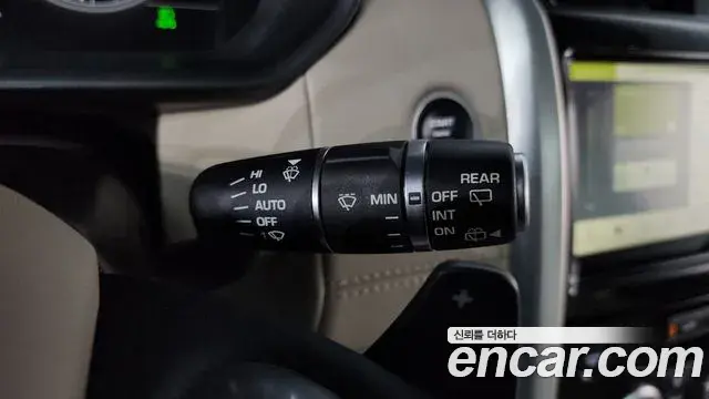 Land Rover Discovery 5 2019 — ფოტო 28/39