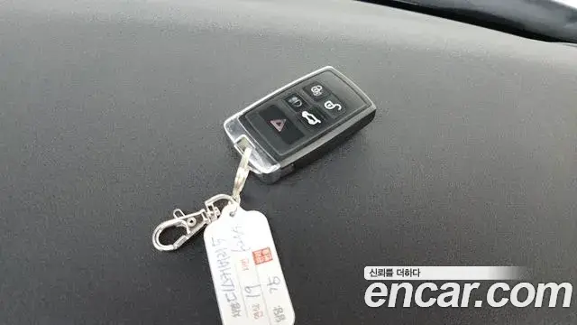 Land Rover Discovery 5 2019 — ფოტო 4/39