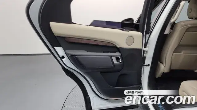 Land Rover Discovery 5 2019 — ფოტო 12/39