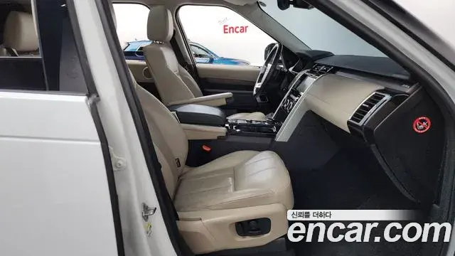 Land Rover Discovery 5 2019 — ფოტო 17/39