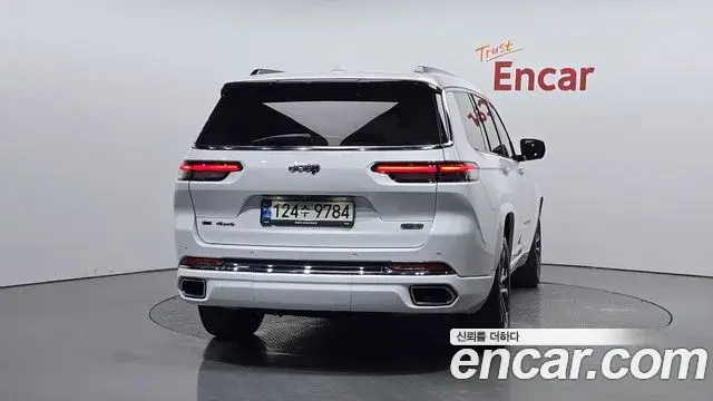 Jeep Grand Cherokee 2021 — Şəkil 10/28