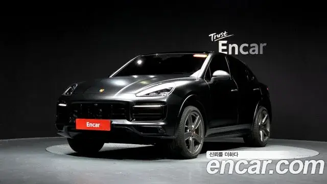 Porsche Cayenne 2023 — Photo 4/34