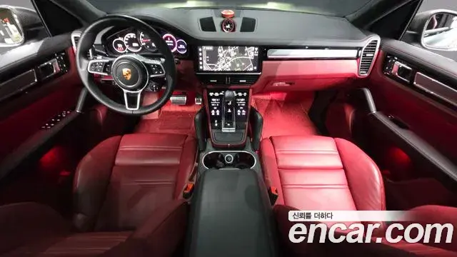 Porsche Cayenne 2023 — Photo 9/34