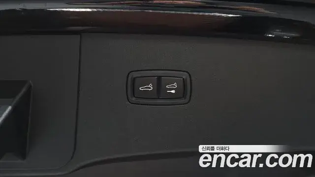 Porsche Cayenne 2023 — Photo 16/34