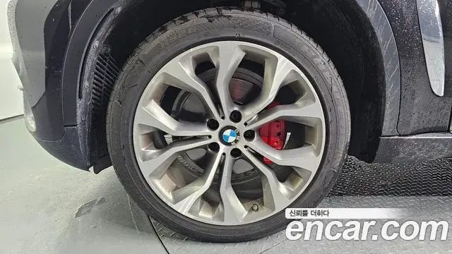 BMW X6 2018 — ფოტო 13/20