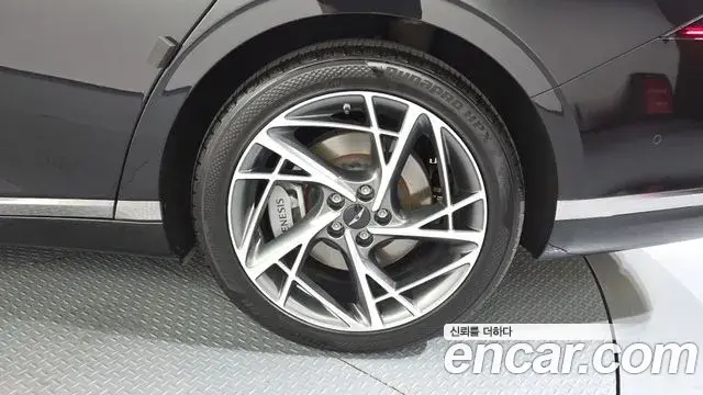 Genesis G90 2022 — Şəkil 28/39