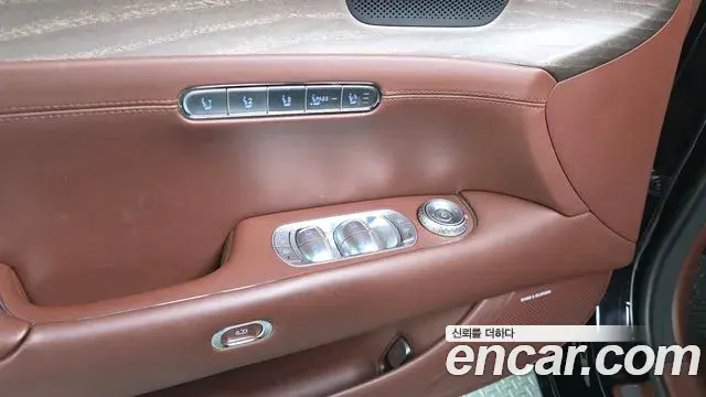 Genesis G90 2022 — Şəkil 29/39