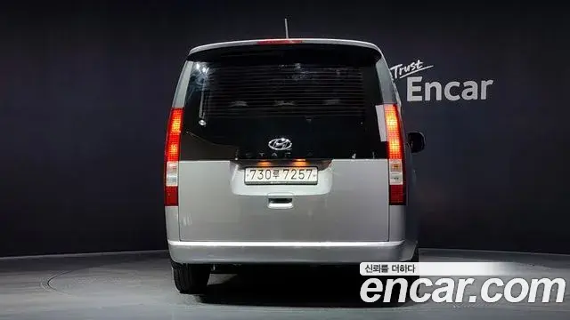 Hyundai Staria 2022 — ფოტო 22/30