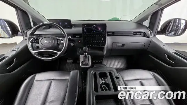 Hyundai Staria 2022 — ფოტო 16/30