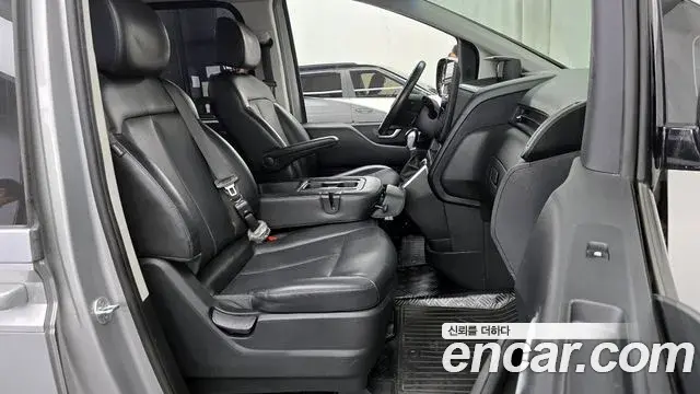 Hyundai Staria 2022 — ფოტო 30/30