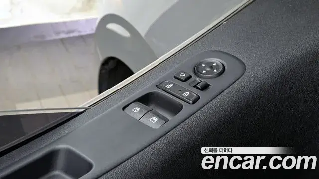 Hyundai Staria 2022 — ფოტო 5/30