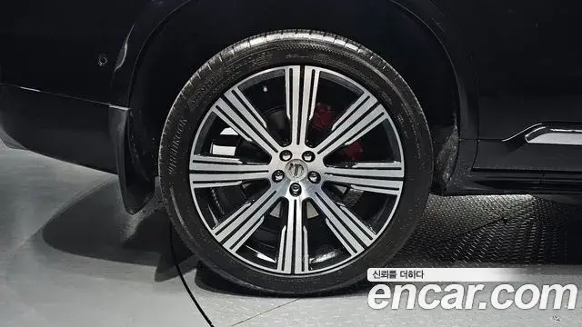 Volvo XC90 2021 — Photo 5/31