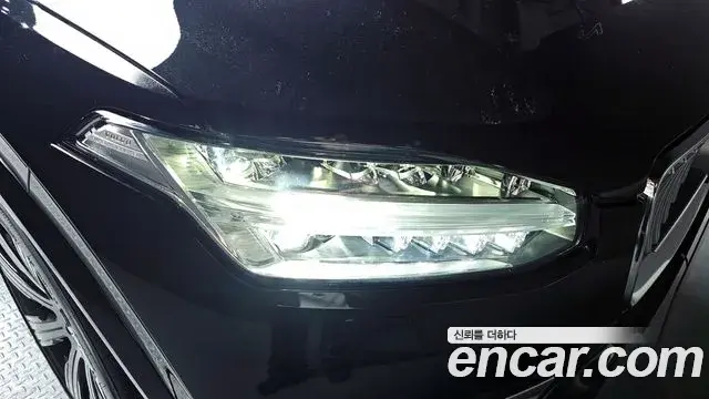 Volvo XC90 2021 — Photo 2/31