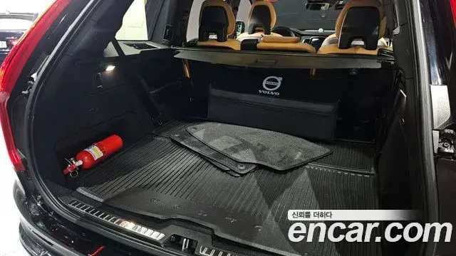 Volvo XC90 2021 — Photo 11/31