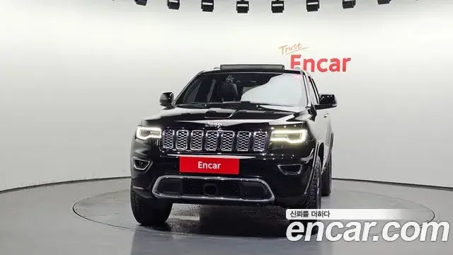 Jeep Grand Cherokee 2018 — ფოტო 6/20