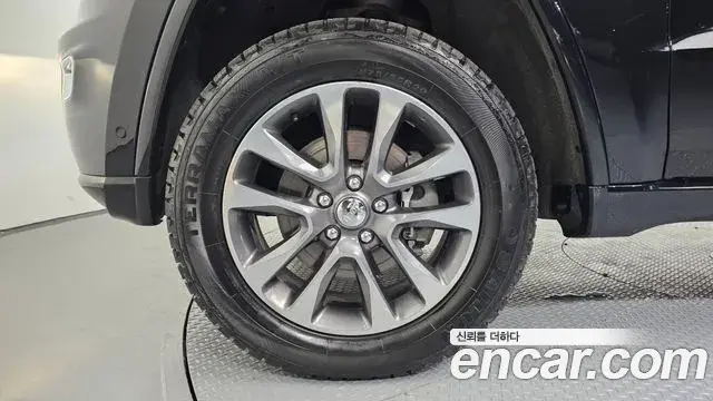 Jeep Grand Cherokee 2018 — ფოტო 5/20
