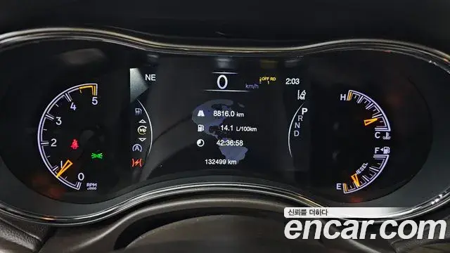Jeep Grand Cherokee 2018 — ფოტო 9/20