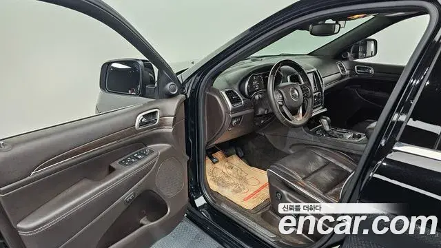 Jeep Grand Cherokee 2018 — ფოტო 11/20
