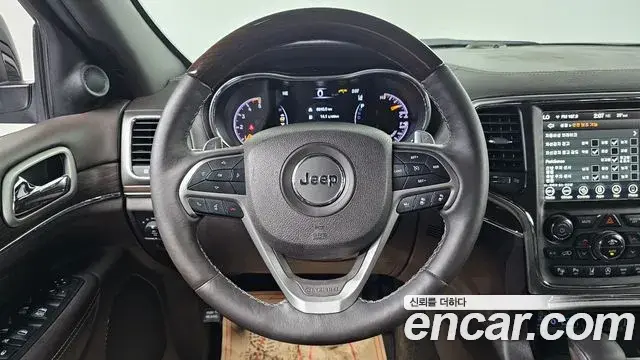 Jeep Grand Cherokee 2018 — ფოტო 10/20