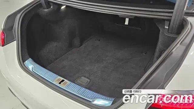 Mercedes-Benz S-Class 2025 — Photo 3/20