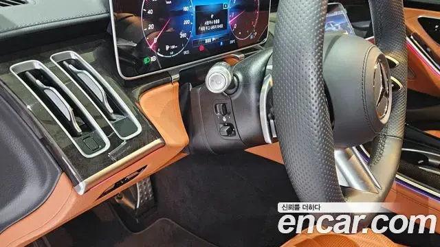 Mercedes-Benz S-Class 2025 — Photo 15/20