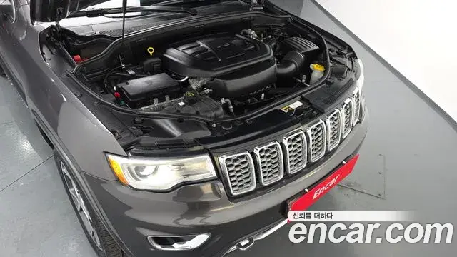 Jeep Grand Cherokee 2019 — Photo 8/20