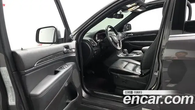 Jeep Grand Cherokee 2019 — Photo 13/20