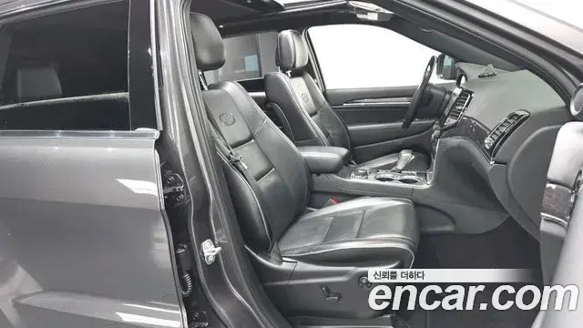 Jeep Grand Cherokee 2019 — Photo 10/20