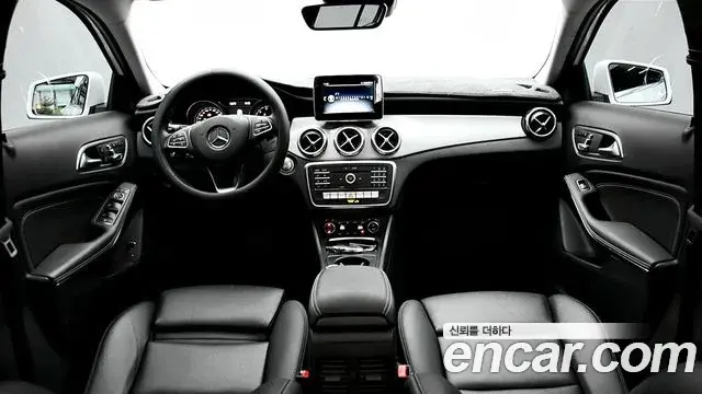 Mercedes-Benz GLA-Class 2019 — ფოტო 8/20