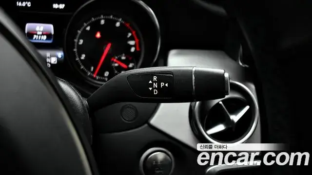 Mercedes-Benz GLA-Class 2019 — ფოტო 20/20