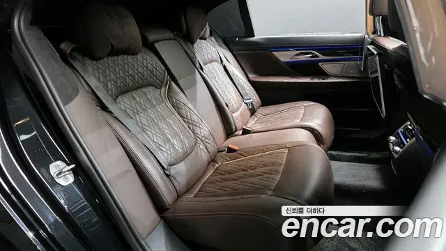 BMW 7 Series 2022 — Photo 27/30