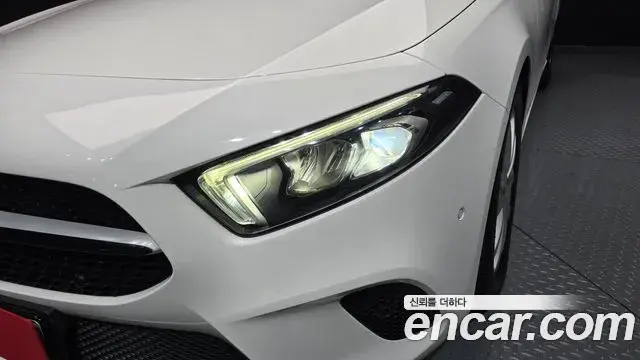 Mercedes-Benz A-Class 2020 — ფოტო 19/33