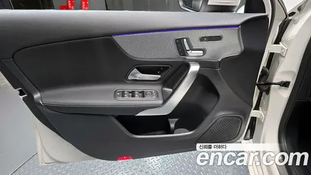 Mercedes-Benz A-Class 2020 — ფოტო 11/33
