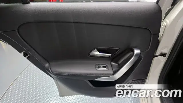 Mercedes-Benz A-Class 2020 — ფოტო 16/33