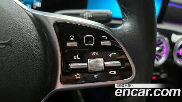 Mercedes-Benz A-Class 2020 — ფოტო 23/33