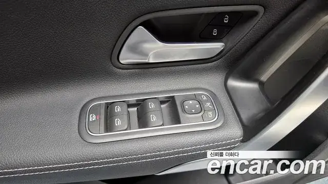 Mercedes-Benz A-Class 2020 — ფოტო 31/33