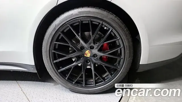 Porsche Panamera 2018 — Photo 9/30