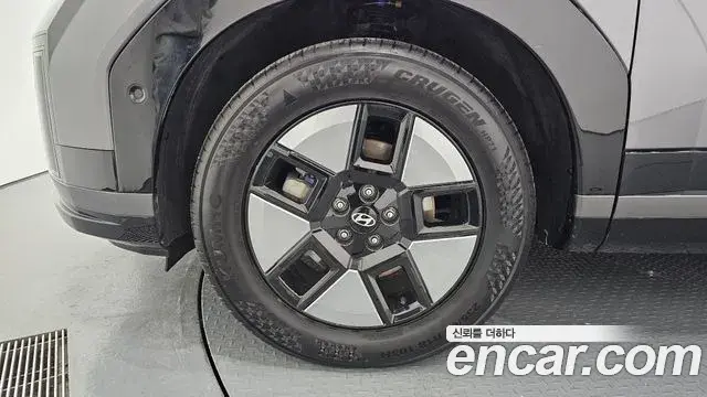 Hyundai Santa Fe 2023 — Photo 2/20