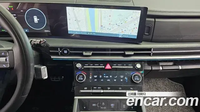 Hyundai Santa Fe 2023 — Photo 8/20