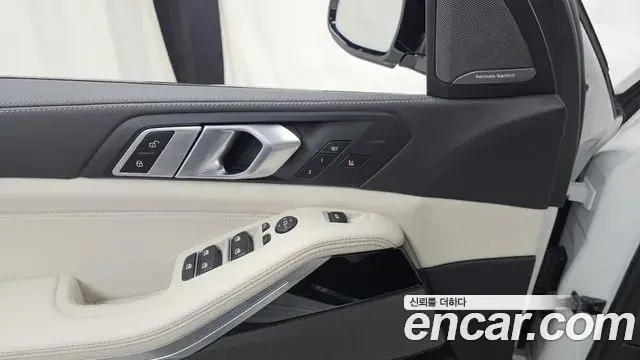 BMW X5 2025 — Photo 16/32