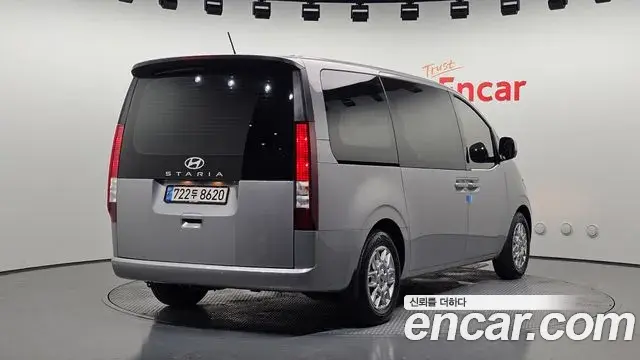 Hyundai Staria 2024 — ფოტო 3/20